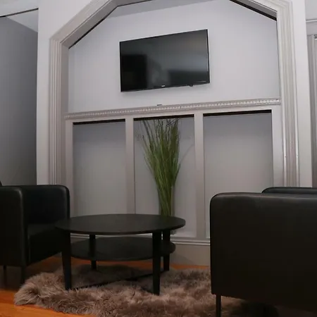 A Stylish Stay W/ A Queen Bed, Heated Floors.. #32 Brookline Exterior foto