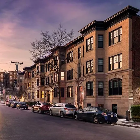 A Stylish Stay W/ A Queen Bed, Heated Floors.. #32 Brookline Exterior foto