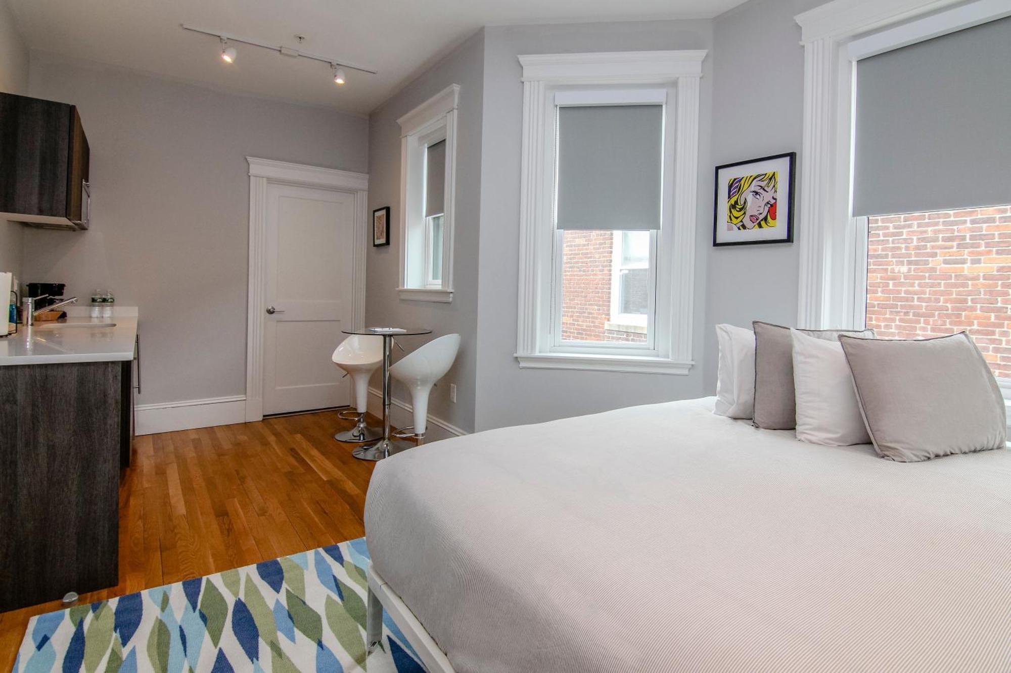 Apartment A Stylish W/ A Queen Bed, Heated Floors.. #32