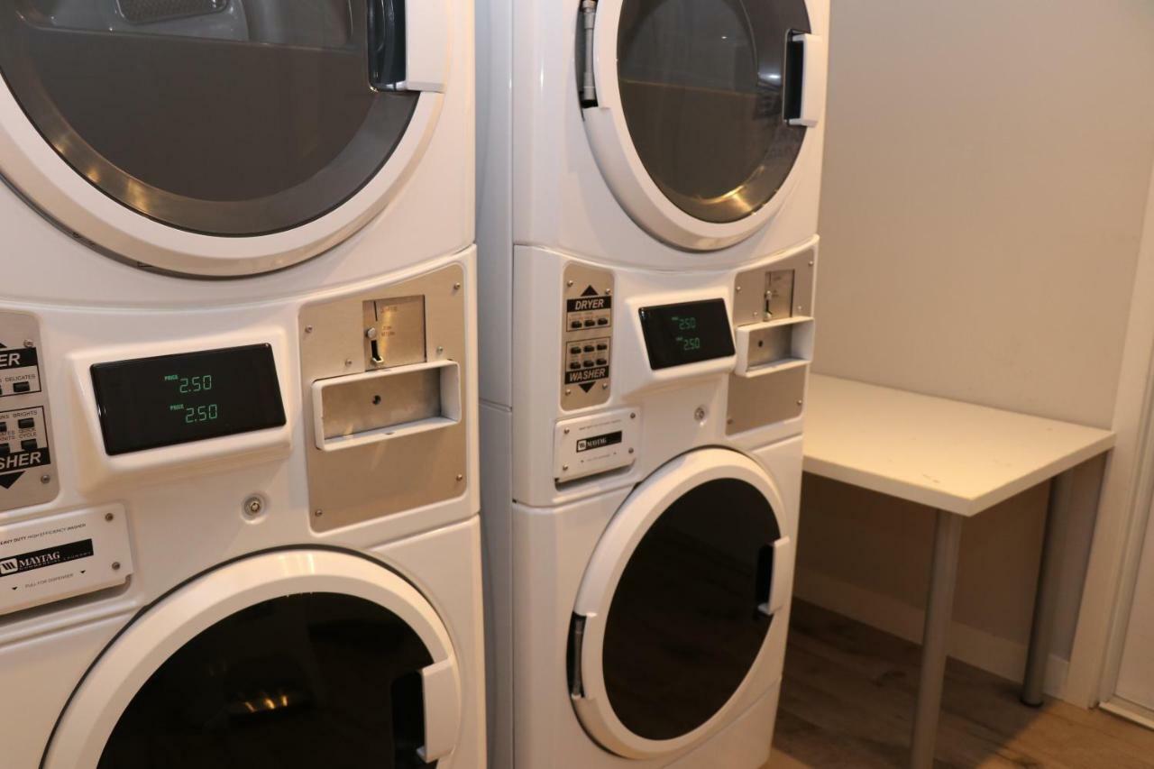 A Stylish W/ A Queen Bed, Heated Floors.. #32 Apartment Brookline