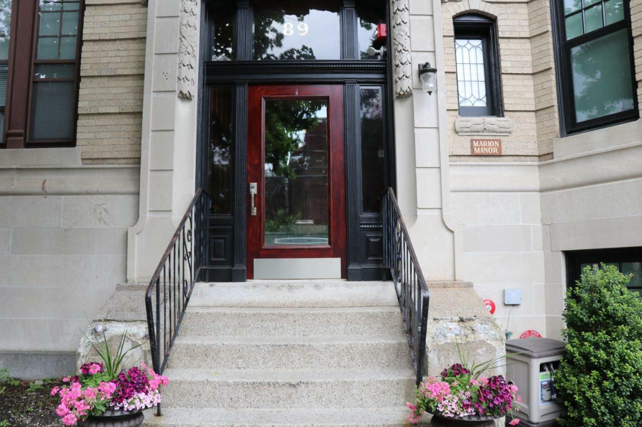 A Stylish W/ A Queen Bed, Heated Floors.. #32 Brookline