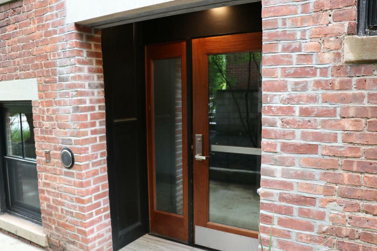 Apartment A Stylish W/ A Queen Bed, Heated Floors.. #32