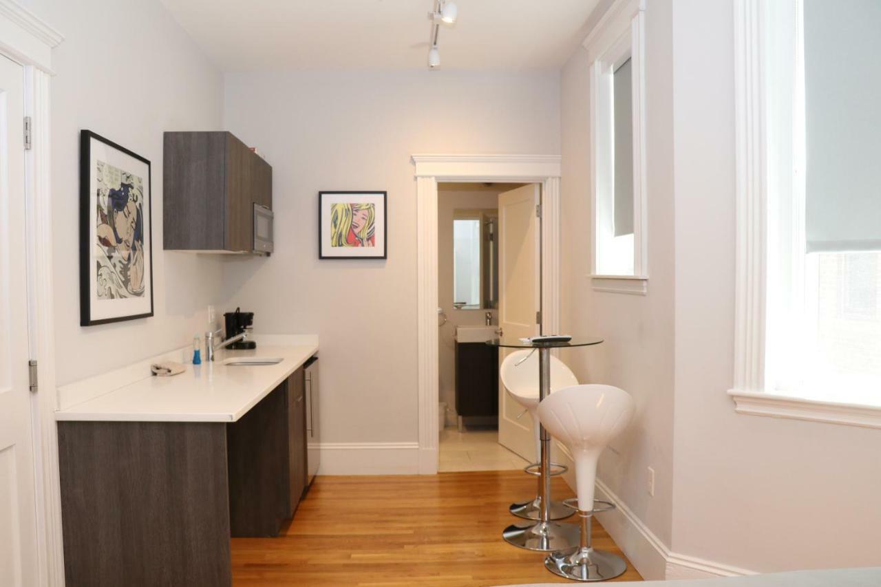A Stylish W/ A Queen Bed, Heated Floors.. #32 * Brookline