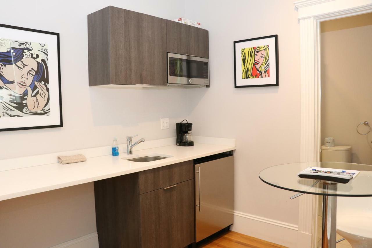 A Stylish W/ A Queen Bed, Heated Floors.. #32 Apartment *