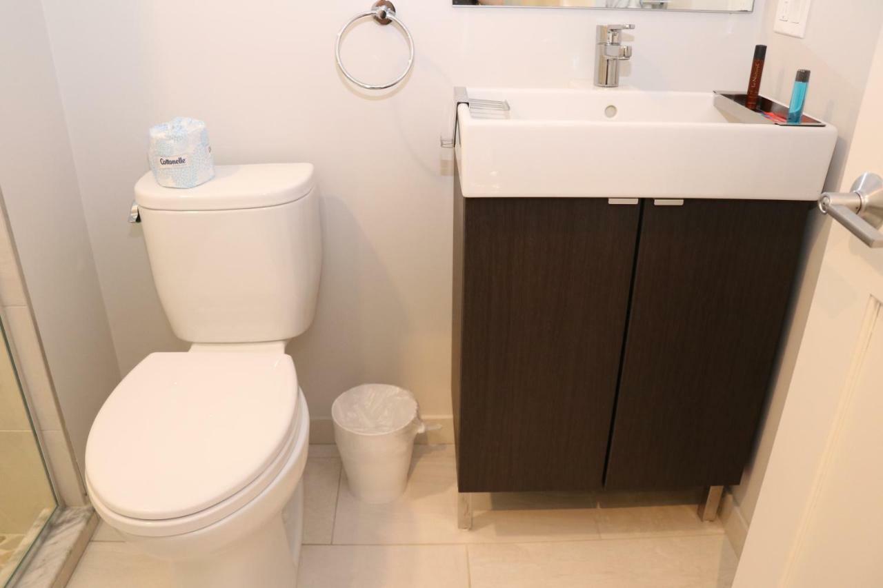Apartment A Stylish W/ A Queen Bed, Heated Floors.. #32 Brookline