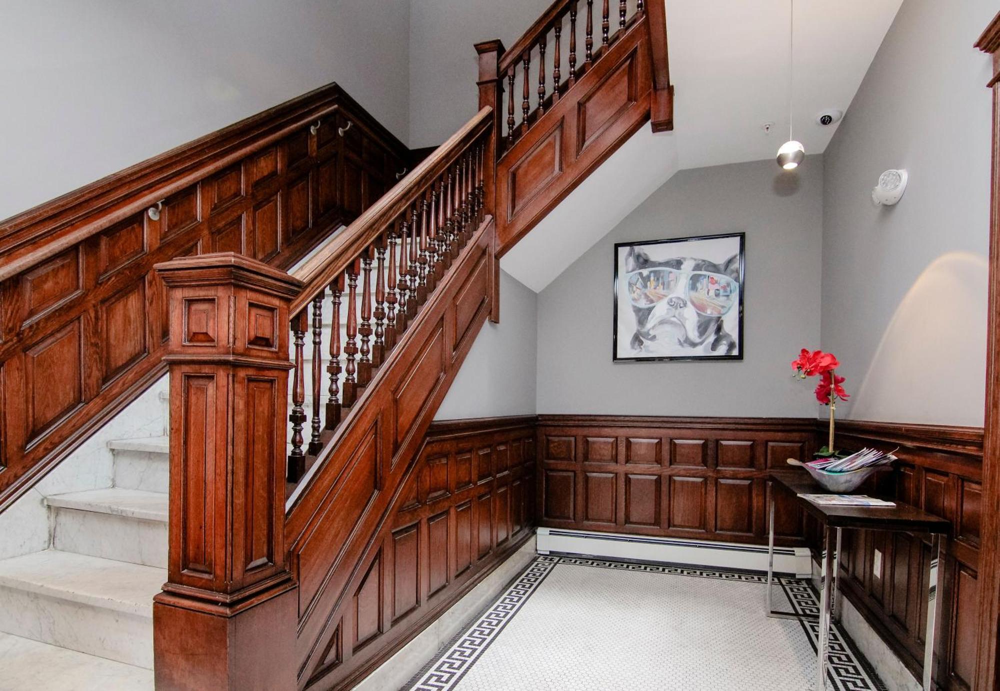 Apartment A Stylish W/ A Queen Bed, Heated Floors.. #32 *