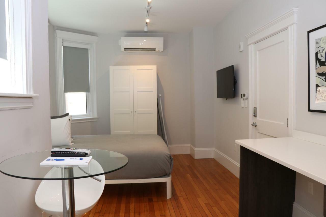 A Stylish W/ A Queen Bed, Heated Floors.. #32 Apartment